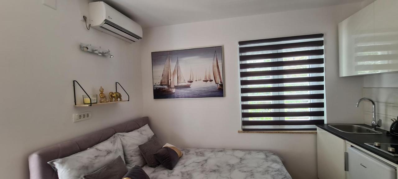 Studio Apartman Grzetic Leilighet Šilo Eksteriør bilde